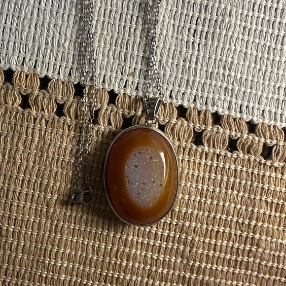 Druzy Agate Oval Pendant Necklace on Silver Copper Chain - Picture 15 of 16